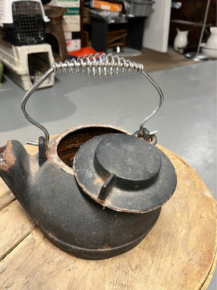 Cast Iron Kettle - photo 3