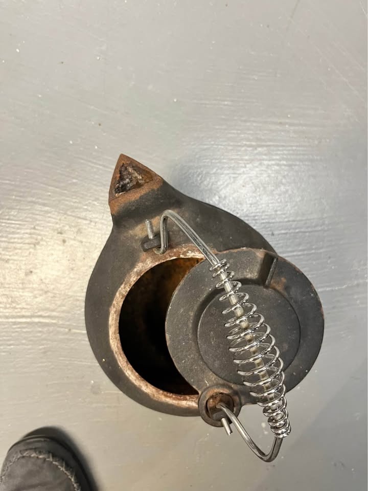 Cast Iron Kettle - photo 4