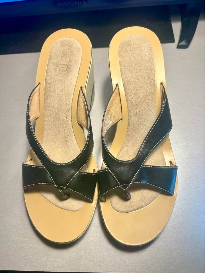Indigo by Clarks Black Wedge Sandals – Women’s Size 9.5 - photo 4