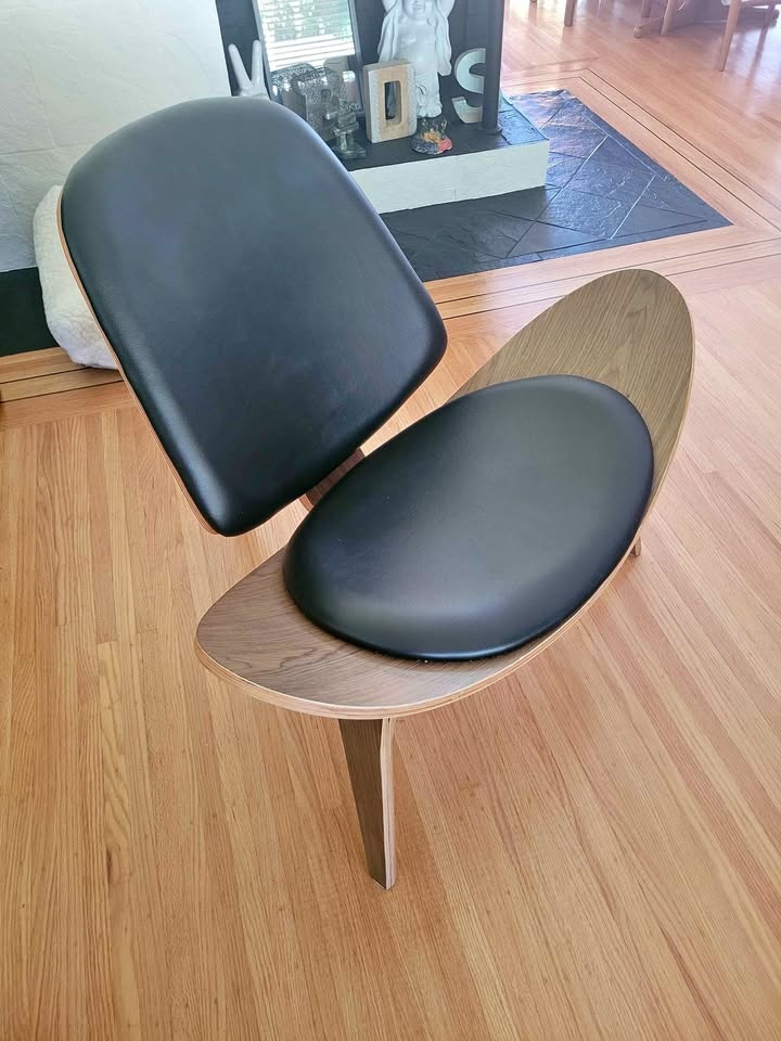 Hans Wegner Replica Chair
