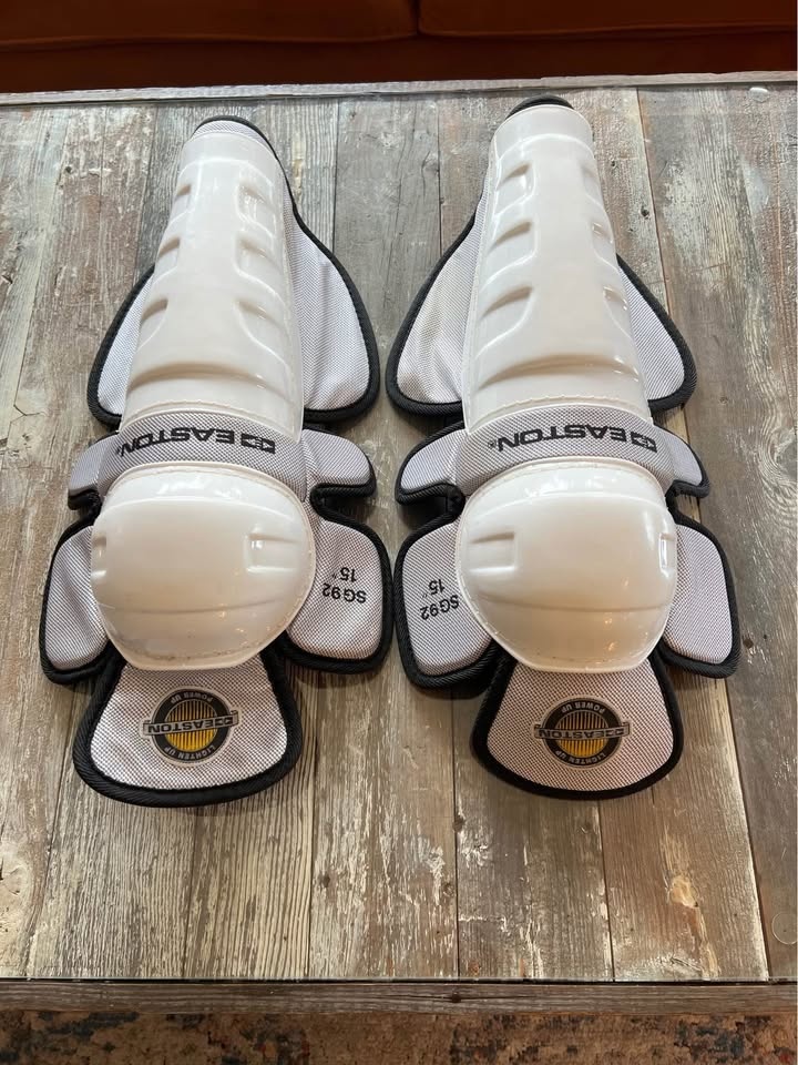Easton SG92 15" Ice Hockey Shin Guards Pads Like New - photo 2