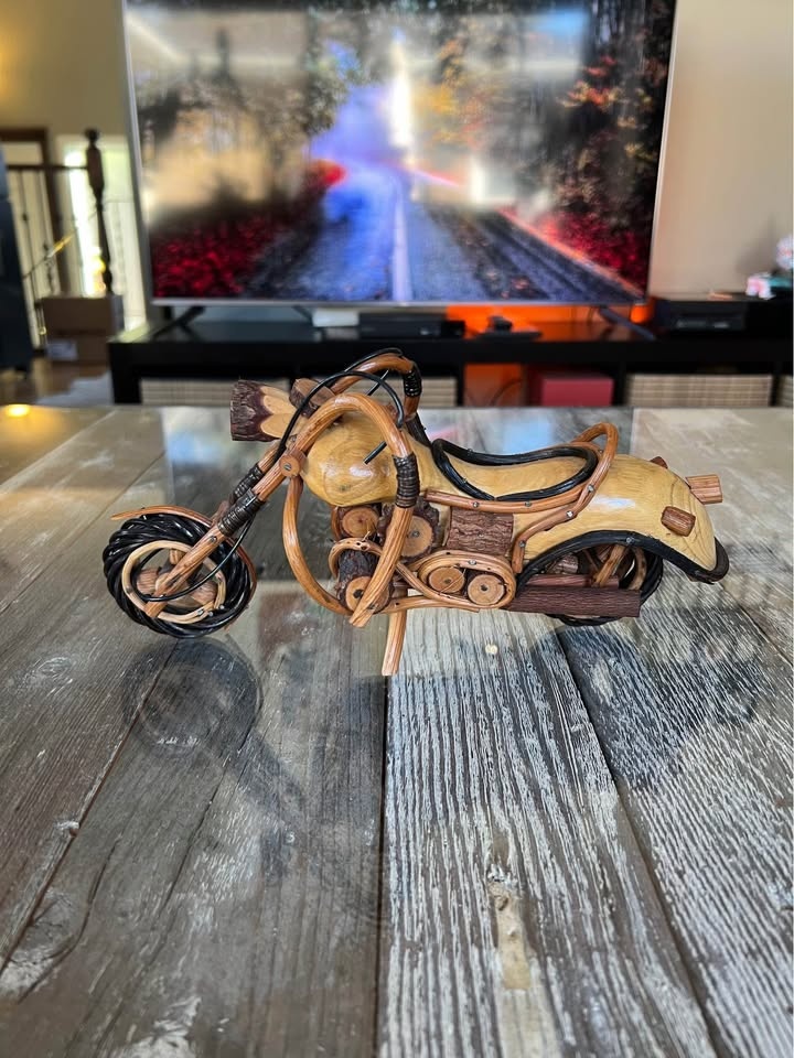 Vintage Folk Art Wooden Motorcycle 12" Cruiser - photo 3