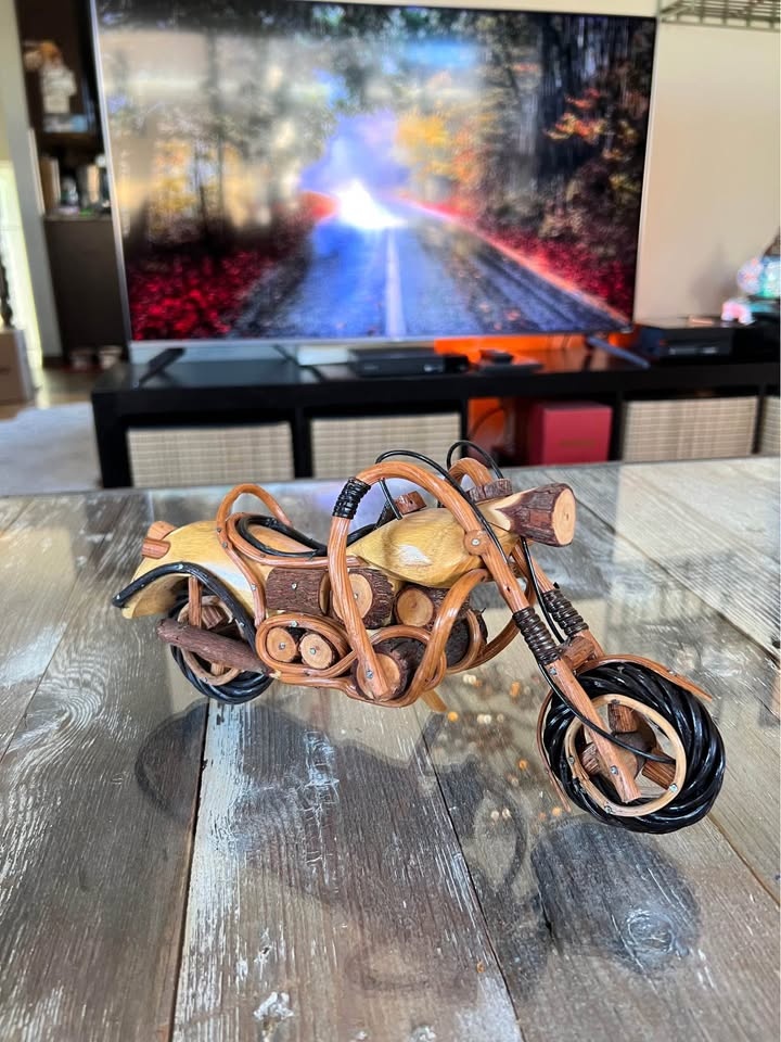 Vintage Folk Art Wooden Motorcycle 12" Cruiser - photo 4