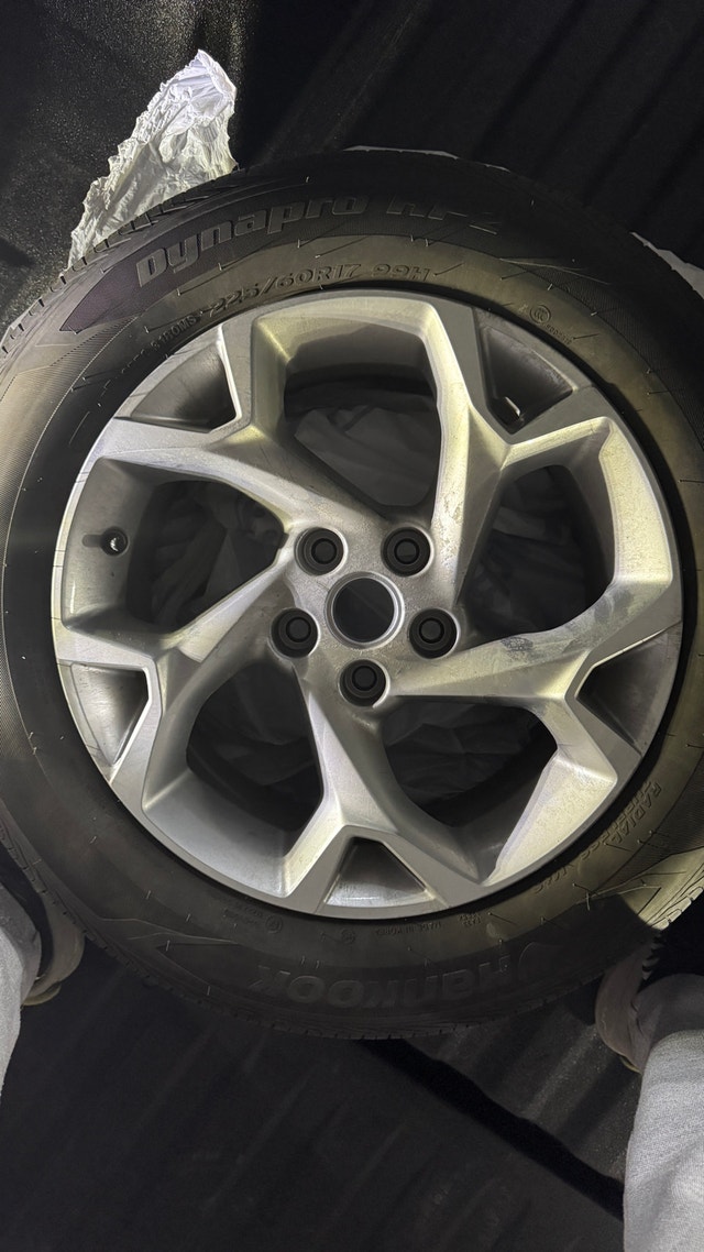 Hankook Dynapro HT Tires and Rims - 225/60R17