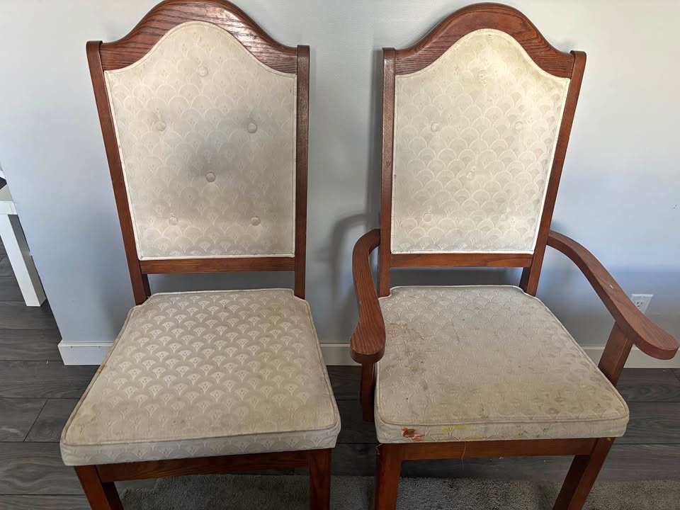 Wood Dining Table w/ 6 Chairs & Leaf