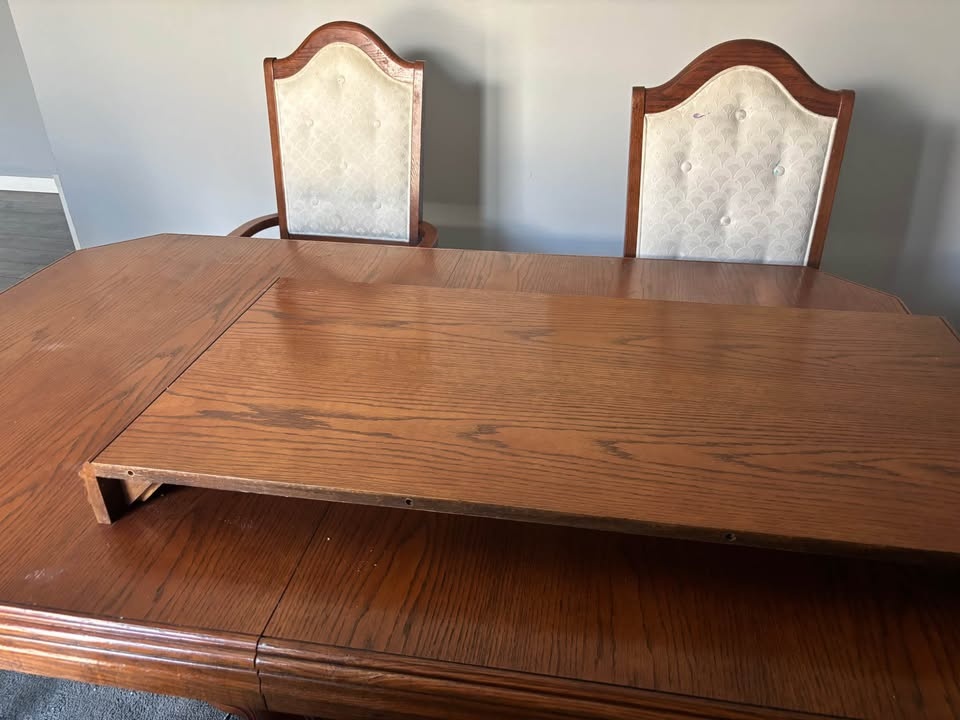 Wood Dining Table w/ 6 Chairs & Leaf - photo 3