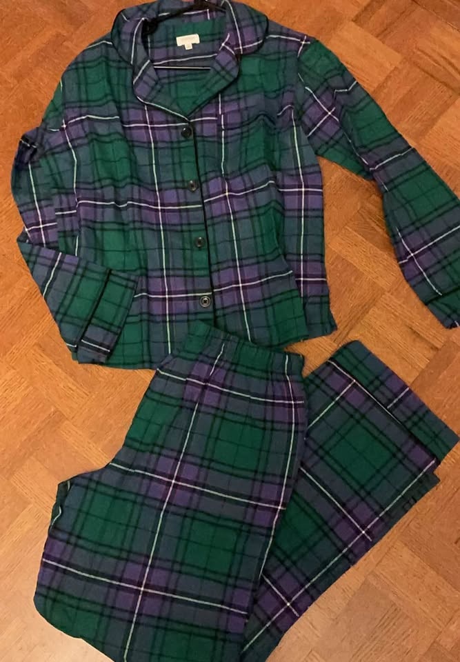 Ladies small Pajamas - photo 2
