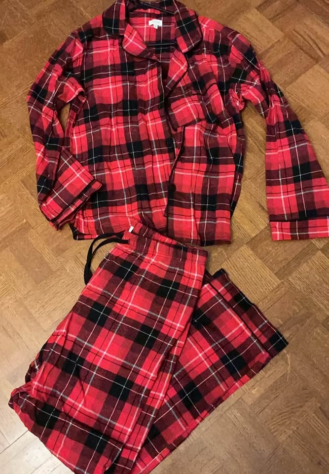 Woman’s medium Pajamas - photo 2