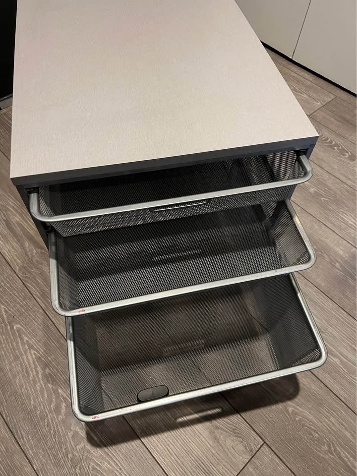 Elfa Medium Mesh 3-Drawer Unit - Platinum - photo 4