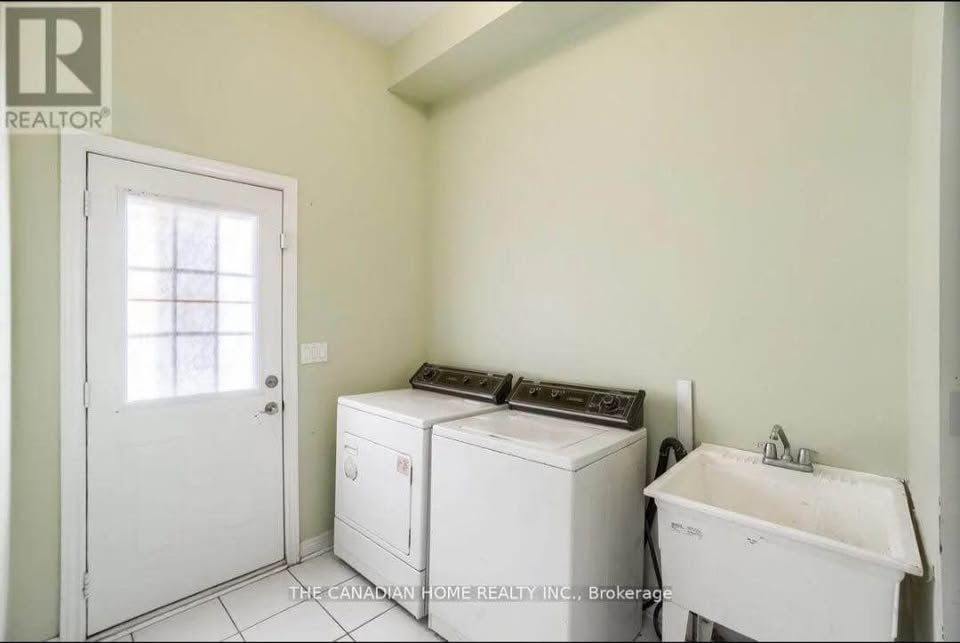 4 Beds 4 Baths - House - photo 3