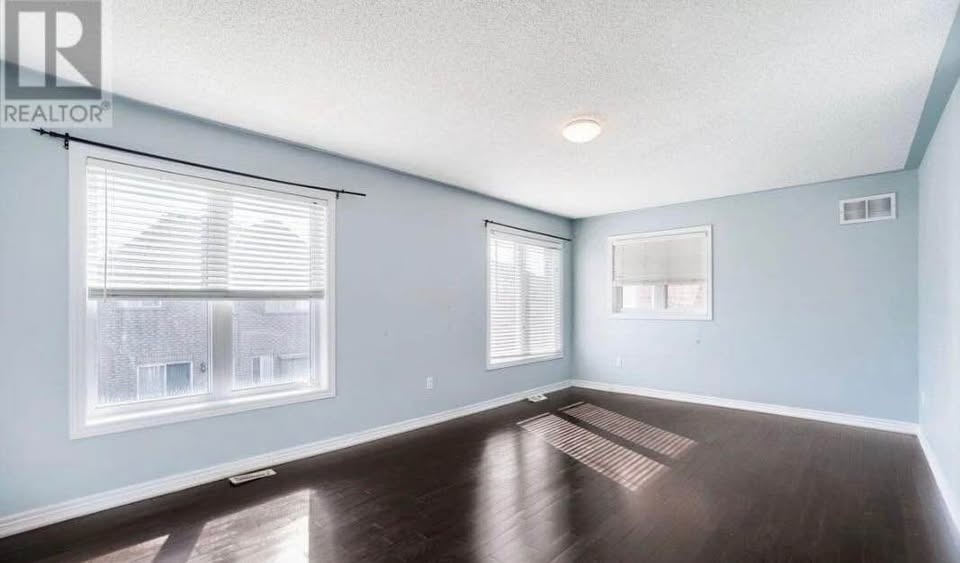 4 Beds 4 Baths - House - photo 4