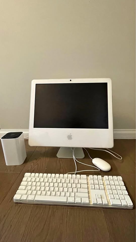 Older iMac 5,1 20" Monitor, Keyboard & Mouse