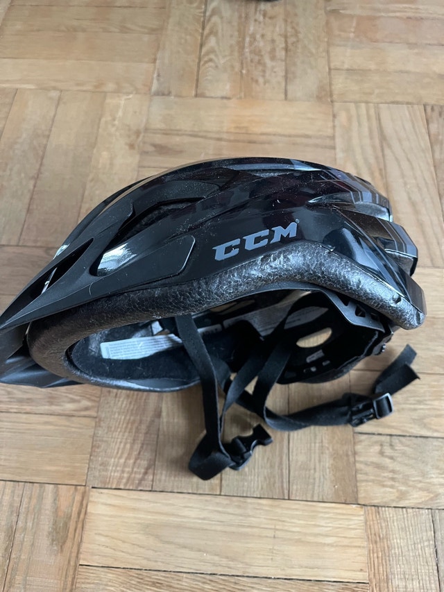 Bike Helmet & Tire Pump - photo 2