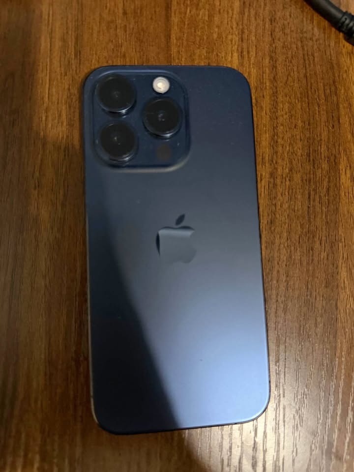 iPhone 15 Pro 128 GB – Excellent Condition – Blue Titanium