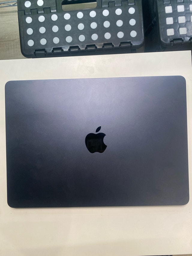 Apple Macbook Air M2 13.6” (2022) 256GB 8GB RAM - photo 2