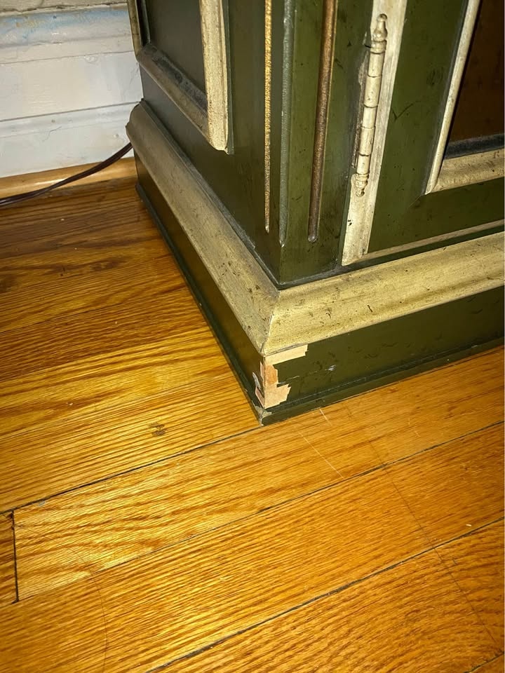 Vintage Drexel Heritage Accodale China Cabinet - photo 4