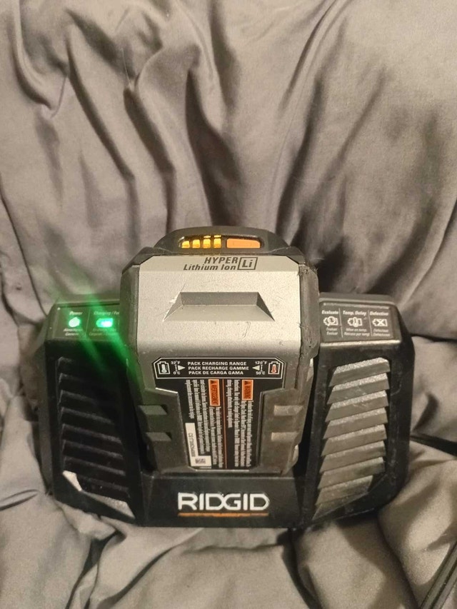 Ridgid Grinder with 4 ah Battery and Charger