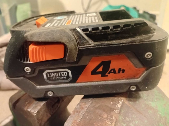 Ridgid Grinder with 4 ah Battery and Charger - photo 2