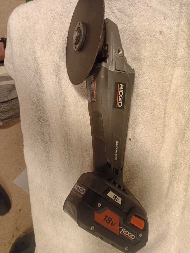 Ridgid Grinder with 4 ah Battery and Charger - photo 3