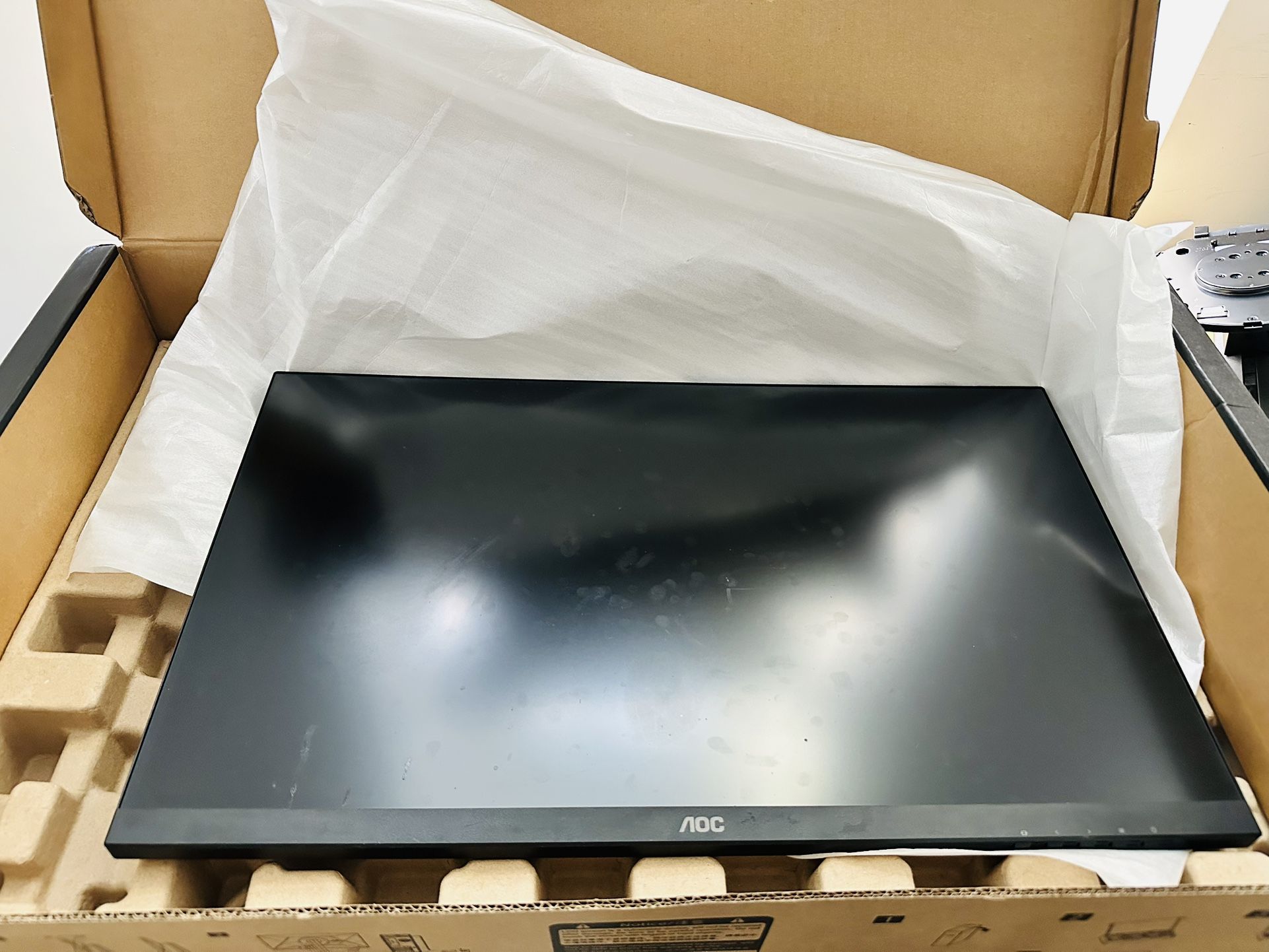 AOC Gaming Monitor - photo 2