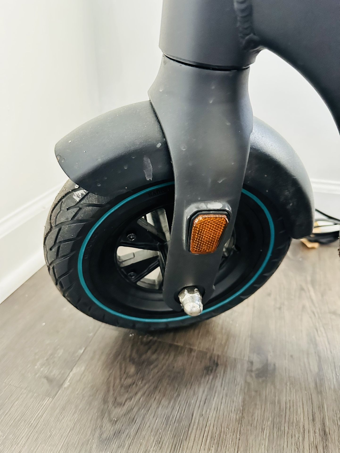 Gotrax Electric Scooter - photo 4