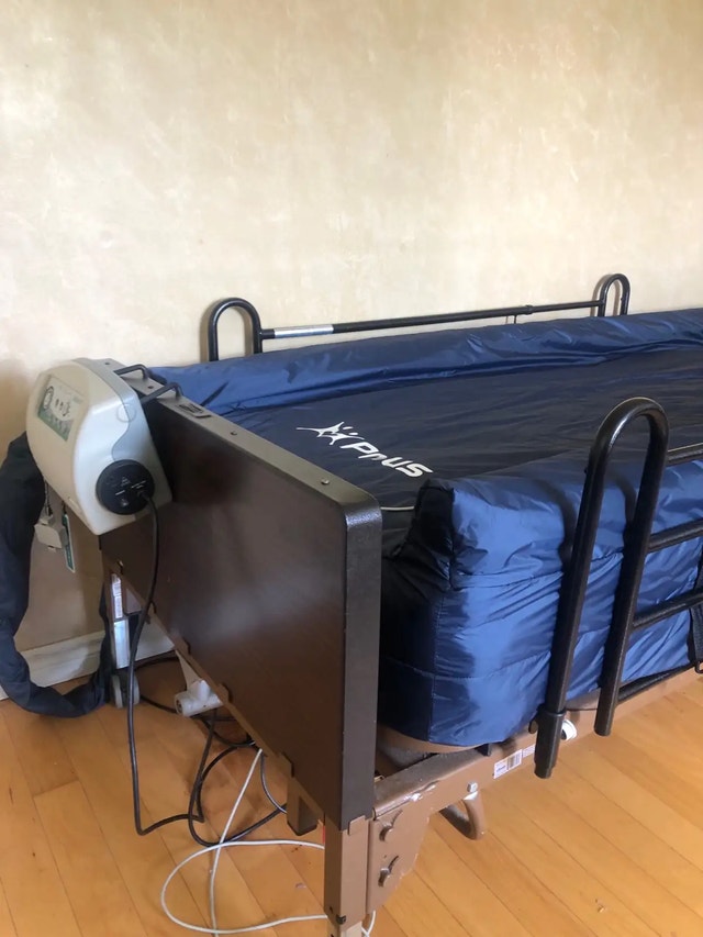 Hospital Bed with Side Rails & Salute RDX Mattress - photo 2