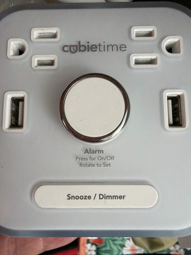 Brand New Cubie time digital alarm clock USB charger