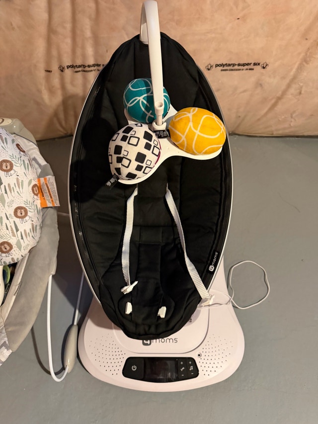 4MOMS Mamaroo Baby Swing - photo 3