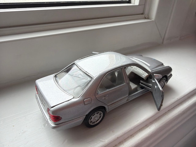 Mercedes Benz E320 Toy Car - Rare E Class Collectible - photo 2