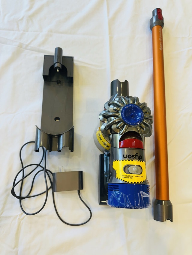 Dyson V8 Absolute Pre-owned Cordless Vacuum - photo 2