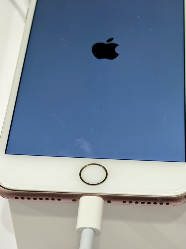 Apple iPhone 7 Plus GSM Rose Gold - As Is - photo 2