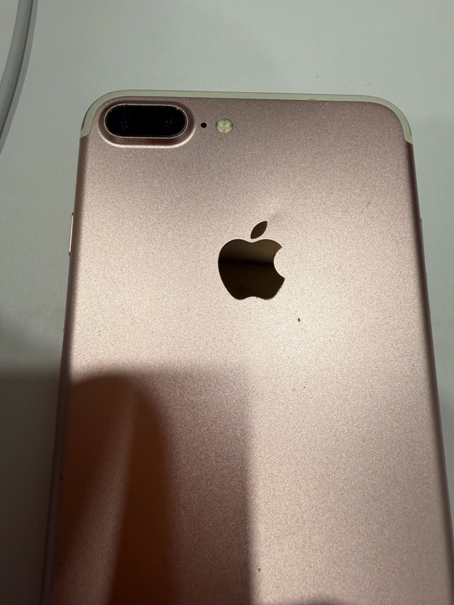 Apple iPhone 7 Plus GSM Rose Gold - As Is - photo 4