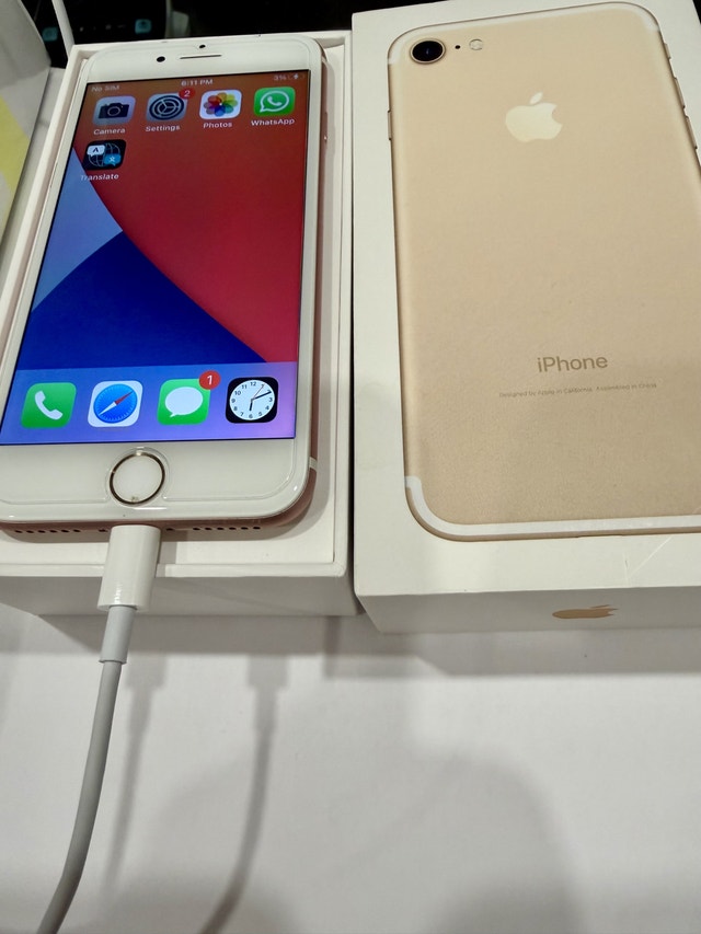 iPhone 7 Rose Gold 128GB Like New - 1 Owner