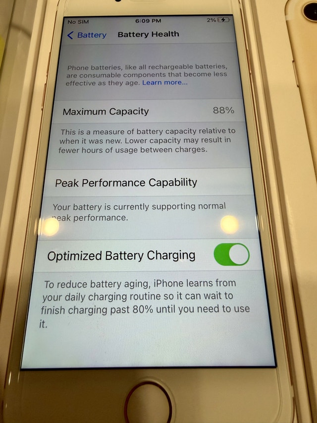 iPhone 7 Rose Gold 128GB Like New - 1 Owner - photo 4