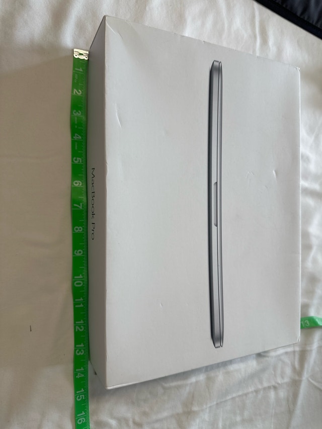 MacBook Pro genuine original Apple box