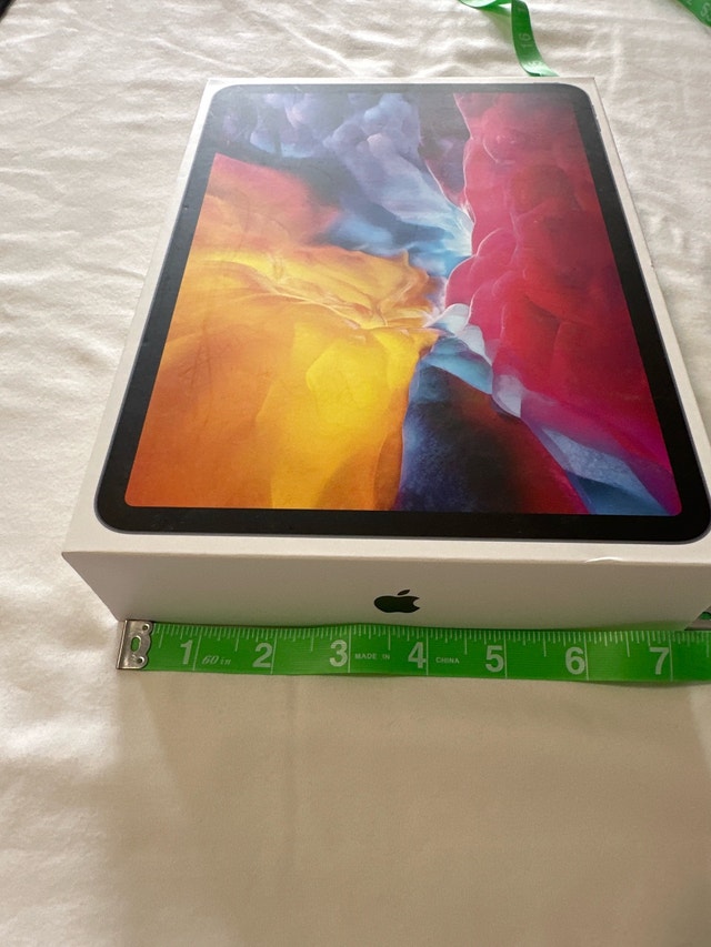 Apple iPad Pro Box - 11-inch 2nd Gen