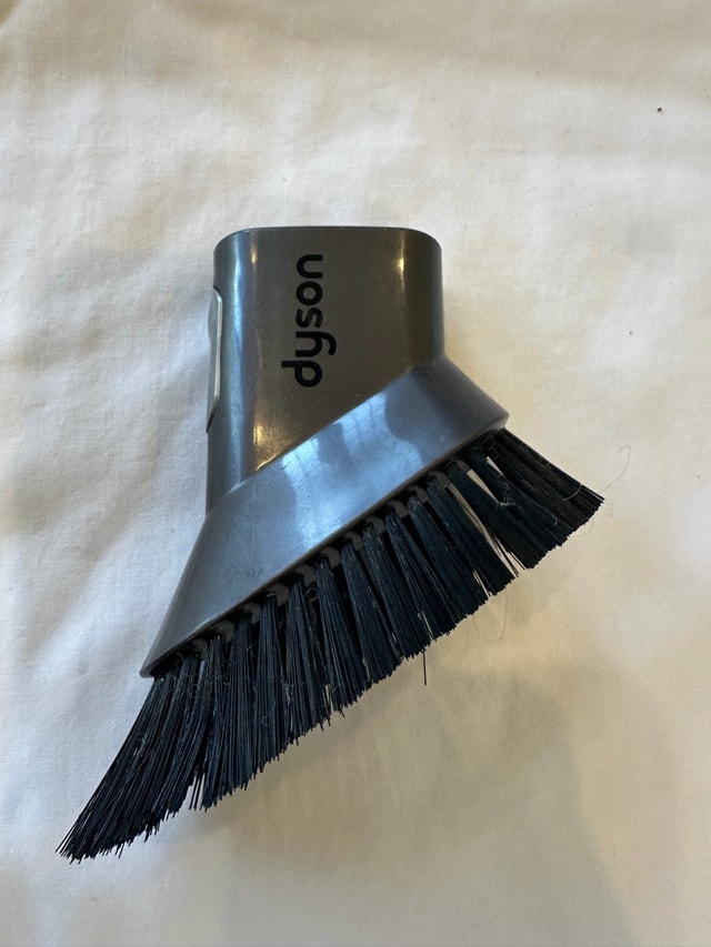 Like new authentic cordless V8 V10 V11 vacuum brush - photo 4