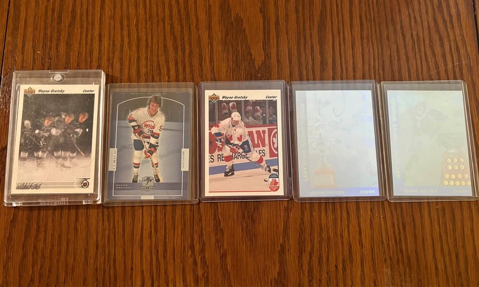 Wayne Gretzky Card Lot – 1991 Upper Deck & AW Holograms