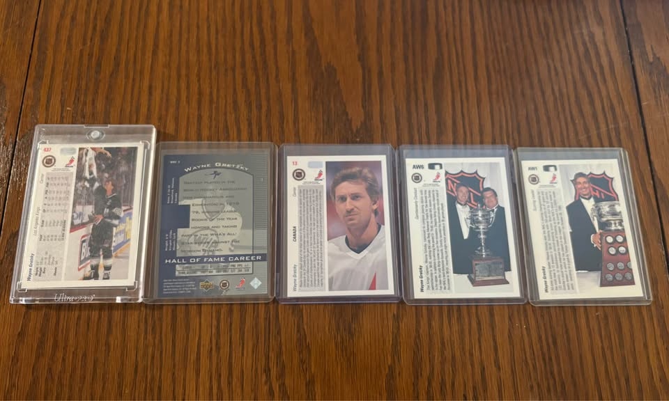 Wayne Gretzky Card Lot – 1991 Upper Deck & AW Holograms - photo 2