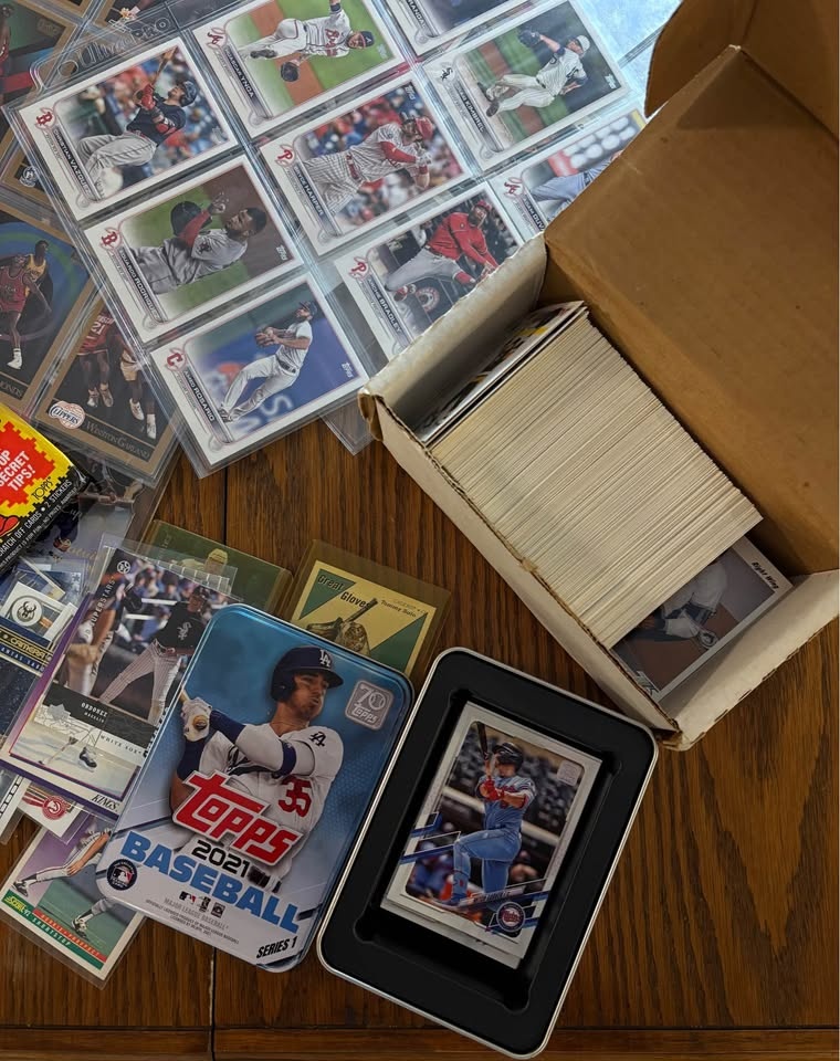 Huge Mixed Trading Card Collection + 66 Ultra Pro Sheets - photo 4