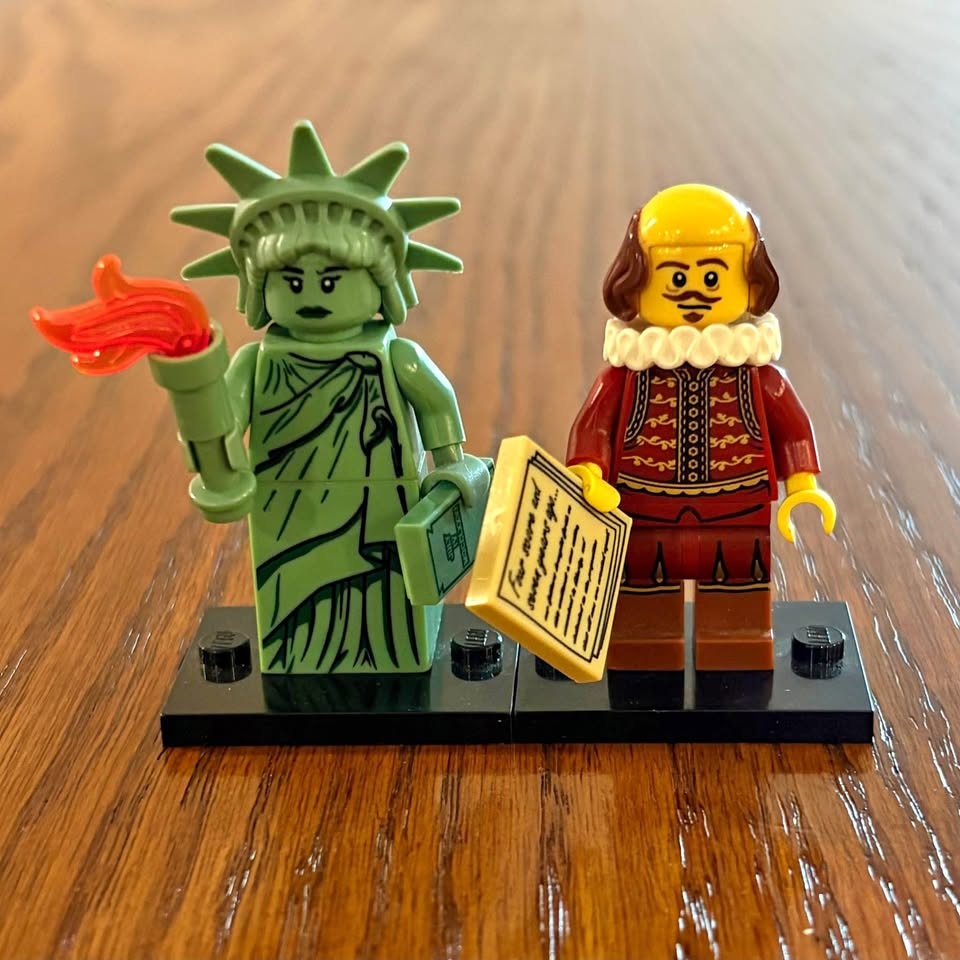 LEGO Minifigures Shakespeare + Statue of Liberty