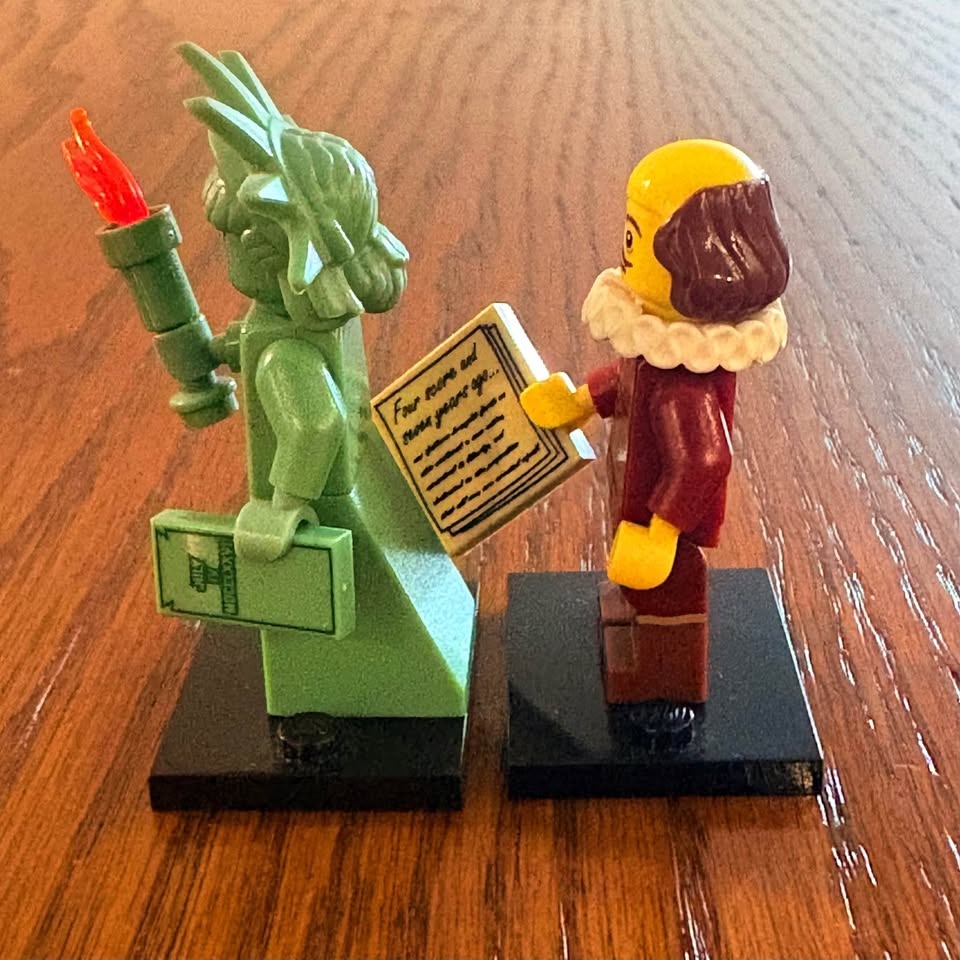 LEGO Minifigures Shakespeare + Statue of Liberty - photo 2