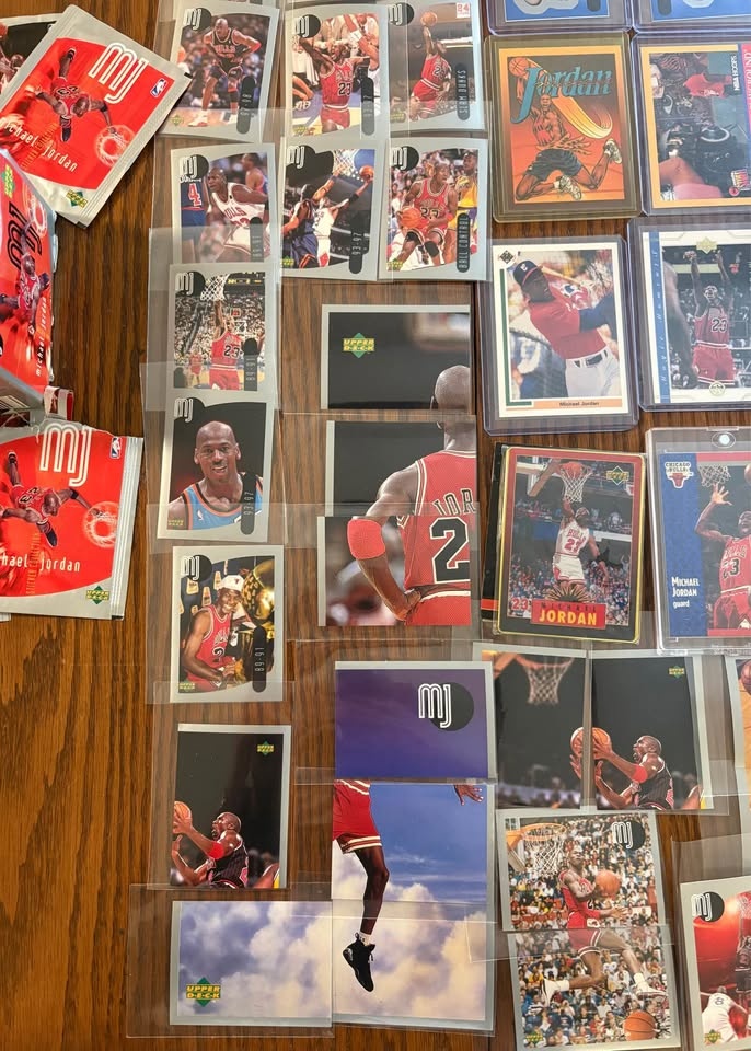Michael Jordan Card & Sticker Collection (1990-2003) - photo 3