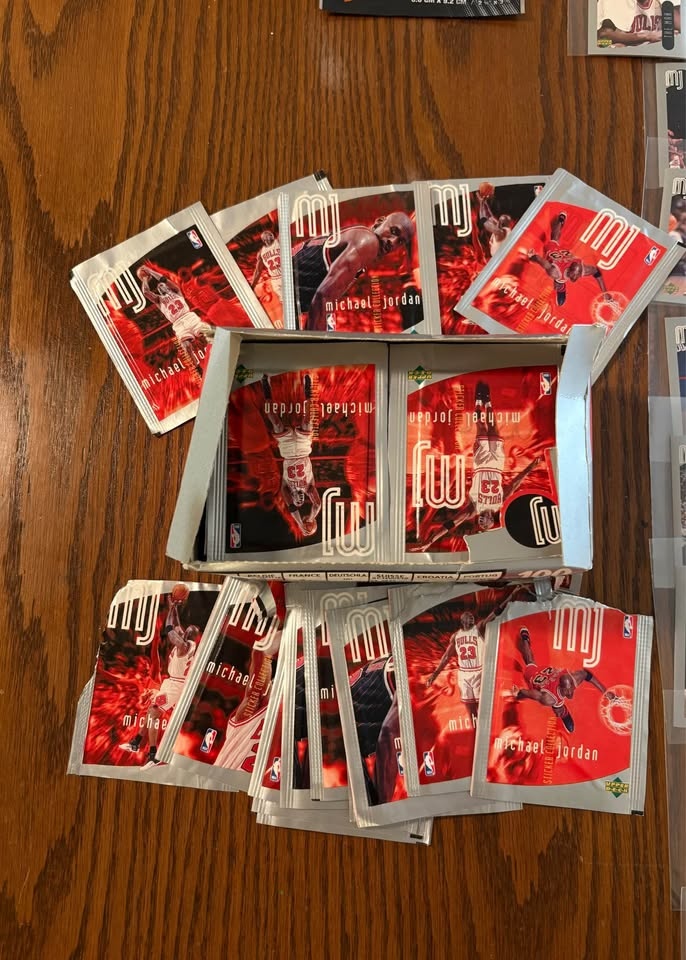 Michael Jordan Card & Sticker Collection (1990-2003) - photo 5