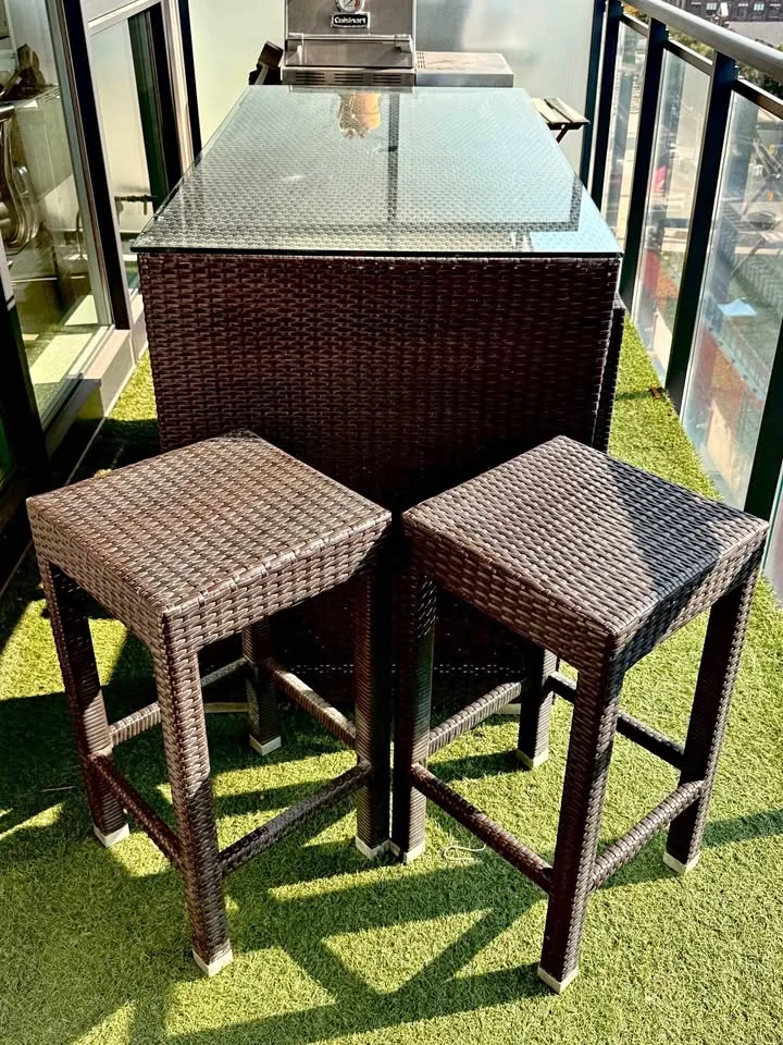 Outdoor Dining Set: Glass Top Table w/ 6 Stools