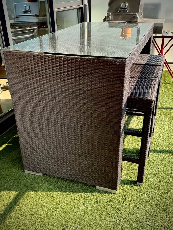 Outdoor Dining Set: Glass Top Table w/ 6 Stools - photo 2