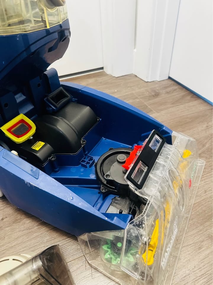Hoover MaxExtract 60 Carpet Cleaner — Works Great - photo 2