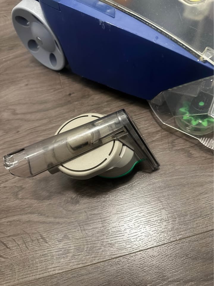 Hoover MaxExtract 60 Carpet Cleaner — Works Great - photo 4