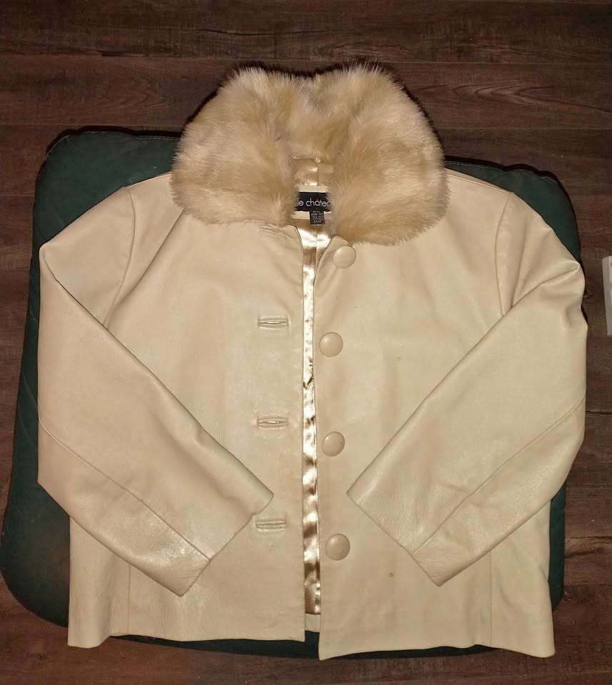 LE CHATEAU TAN LEATHER JACKET WITH FUR COLLAR