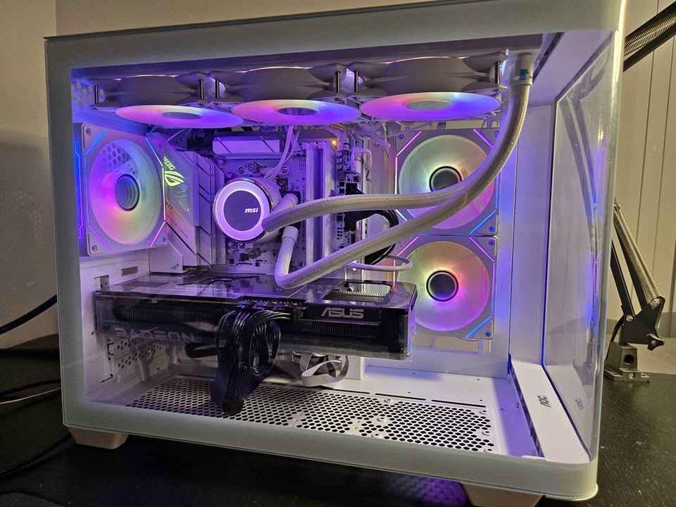 Brand new 9070xt with 9700x gaming pc